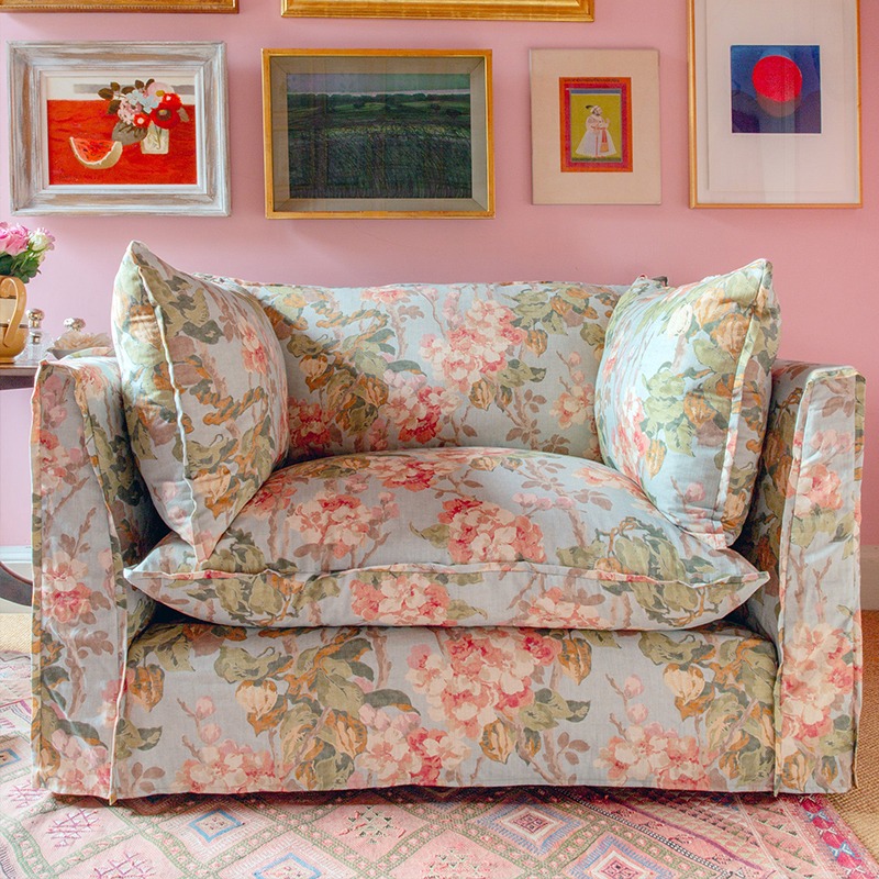 أرائك أنيقة لغرفة المعيشة للبا - مراجعة Home Cinema Lounge وسعره